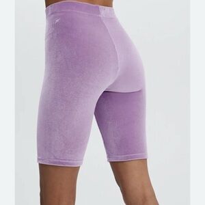 🌺 Fabletics NWT High Waisted Lavender Stretchy Velour Exercise Biker Short Sz S🎄